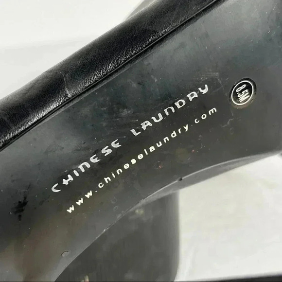 Chinese  Laundry heels - Picture 7 of 7